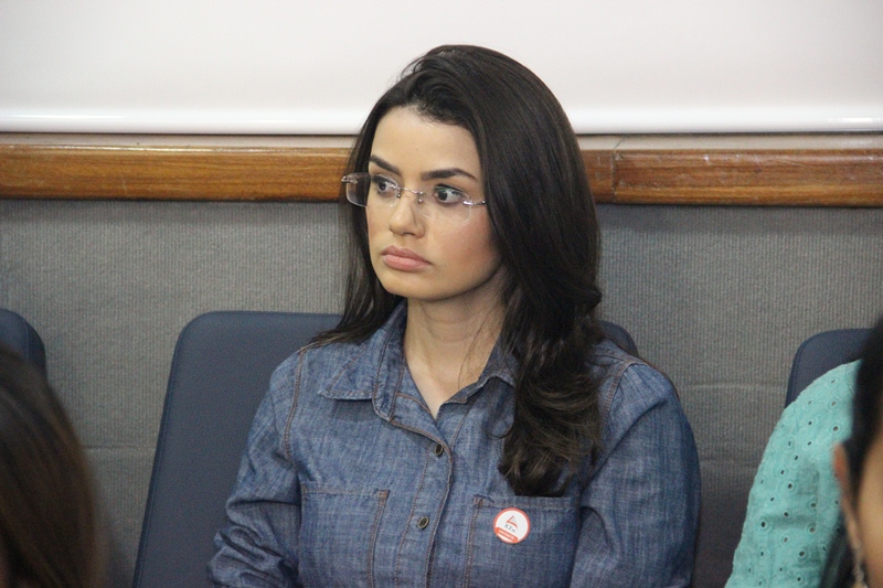 A aluna Glaucia Cecilia, de 25 anos, disse que a visita foi muito interessante (Foto: Karina Camargos Coutinho) A aluna Glaucia Cecilia, de 25 anos, disse que a visita foi muito interessante (Foto: Karina Camargos Coutinho)